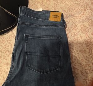 Slim Straight Men's Jeans in Dark Blue Wash